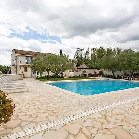 Cote Oliviers 6p - Appt Avec Piscine Partagee