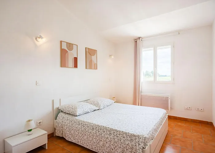 Côté Oliviers 6p - Appt Avec Piscine Partagée Apartamento *