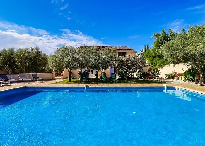 Côté Oliviers 6p - Appt Avec Piscine Partagée *