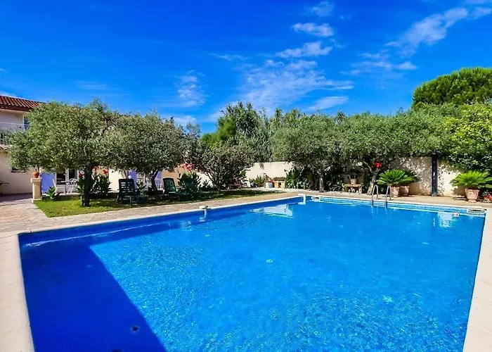 Côté Oliviers 6p - Appt Avec Piscine Partagée *